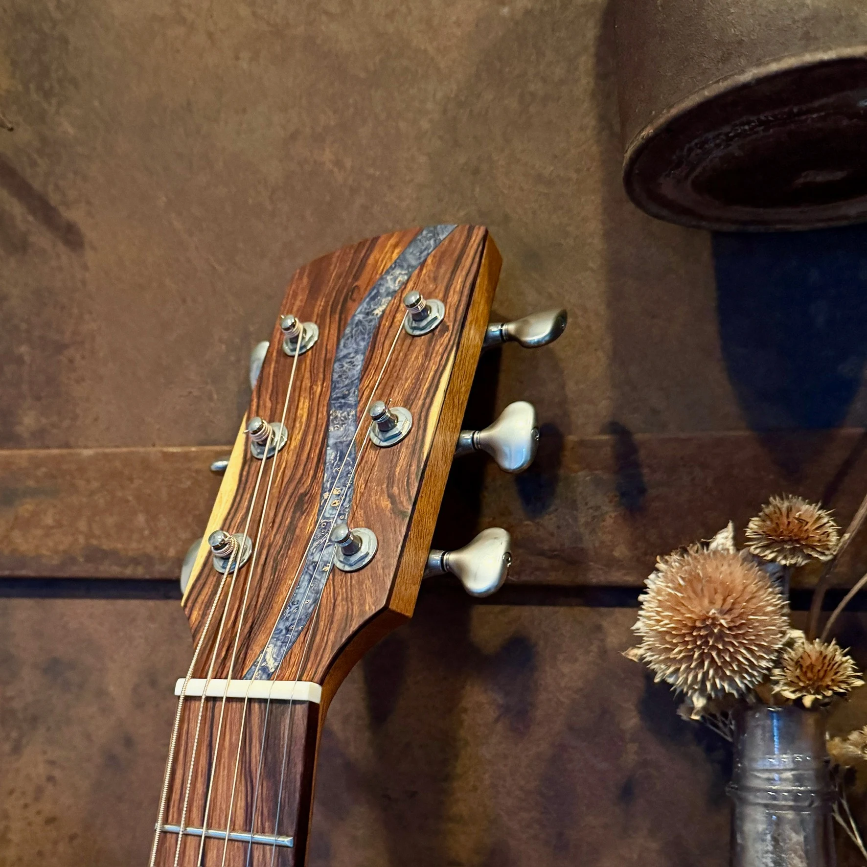 El Lobito Guitar
