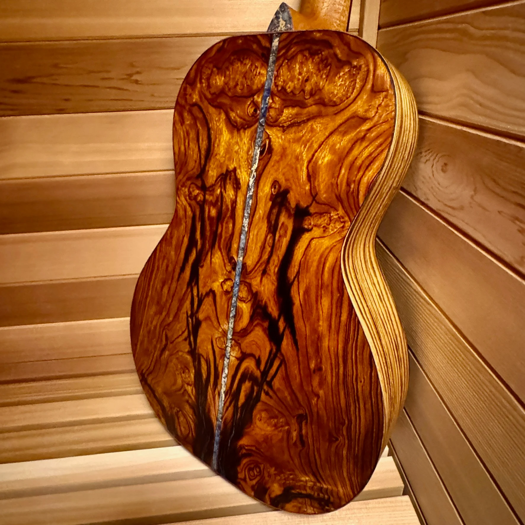 El Lobito Guitar