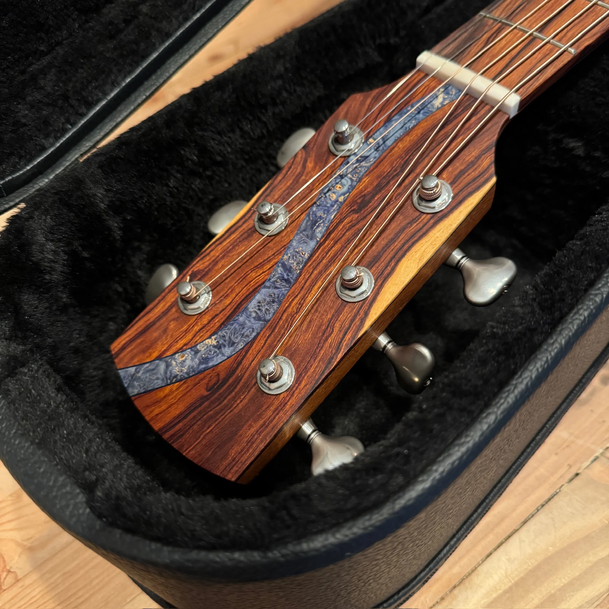 El Lobito Guitar