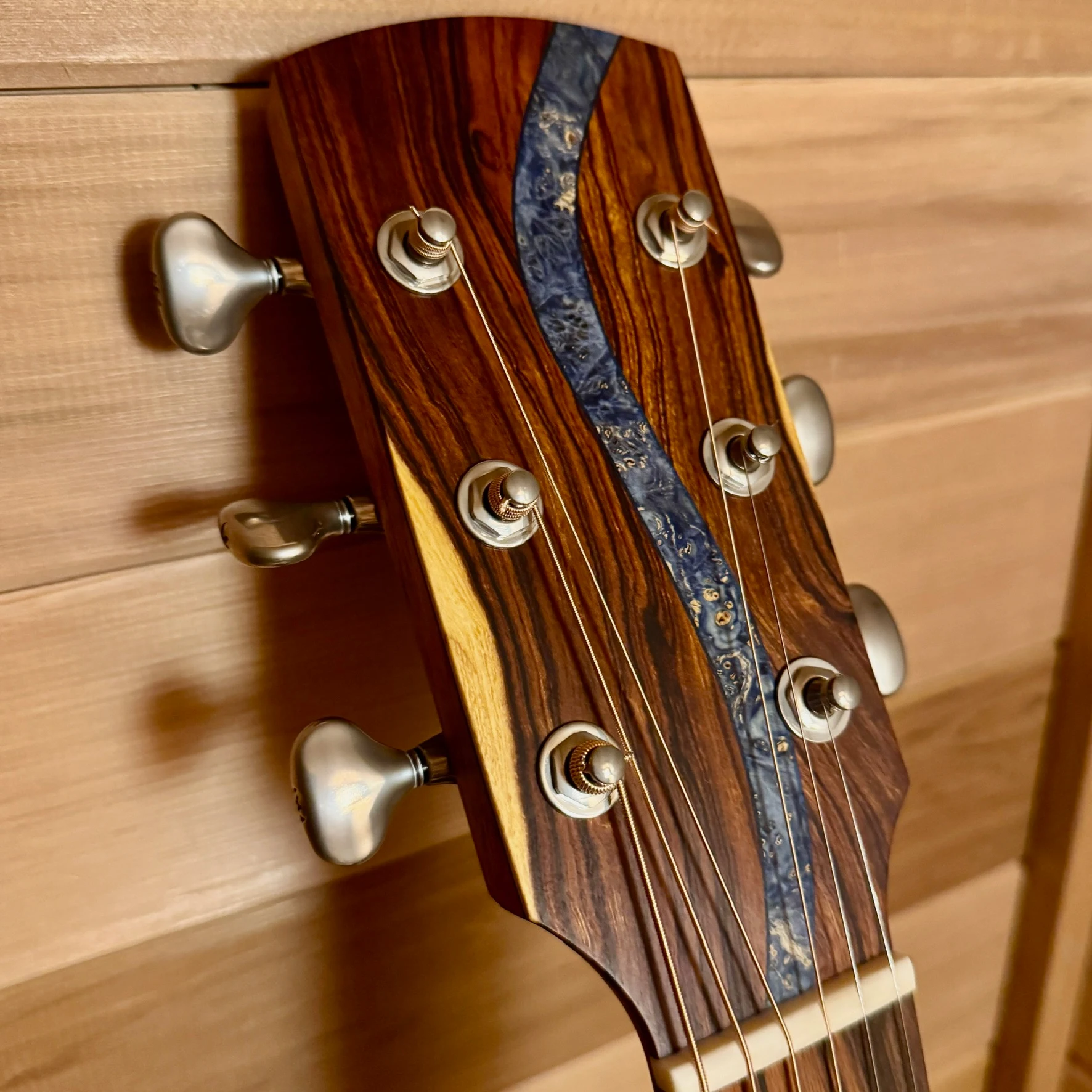 El Lobito Guitar