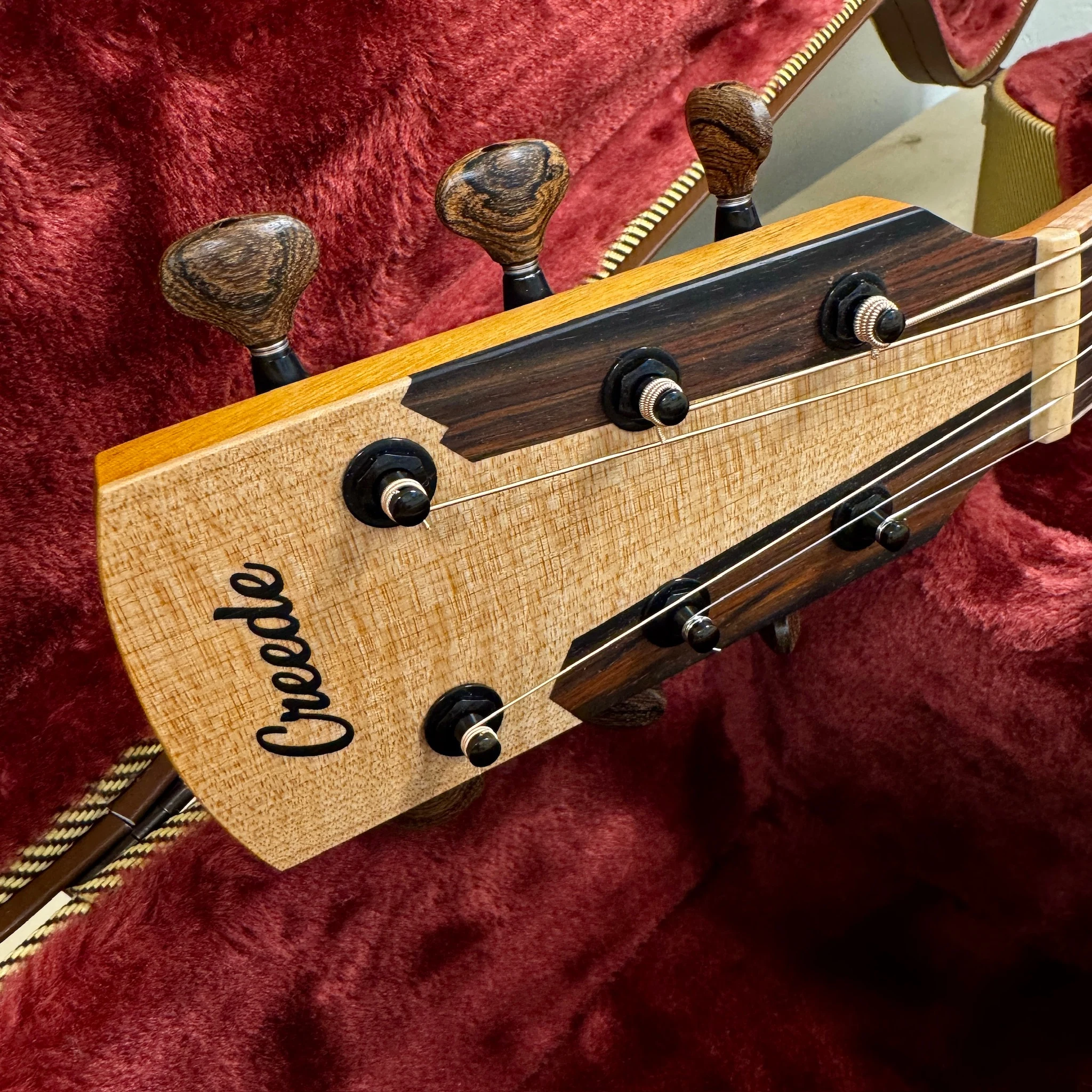 Snowfall Guitar