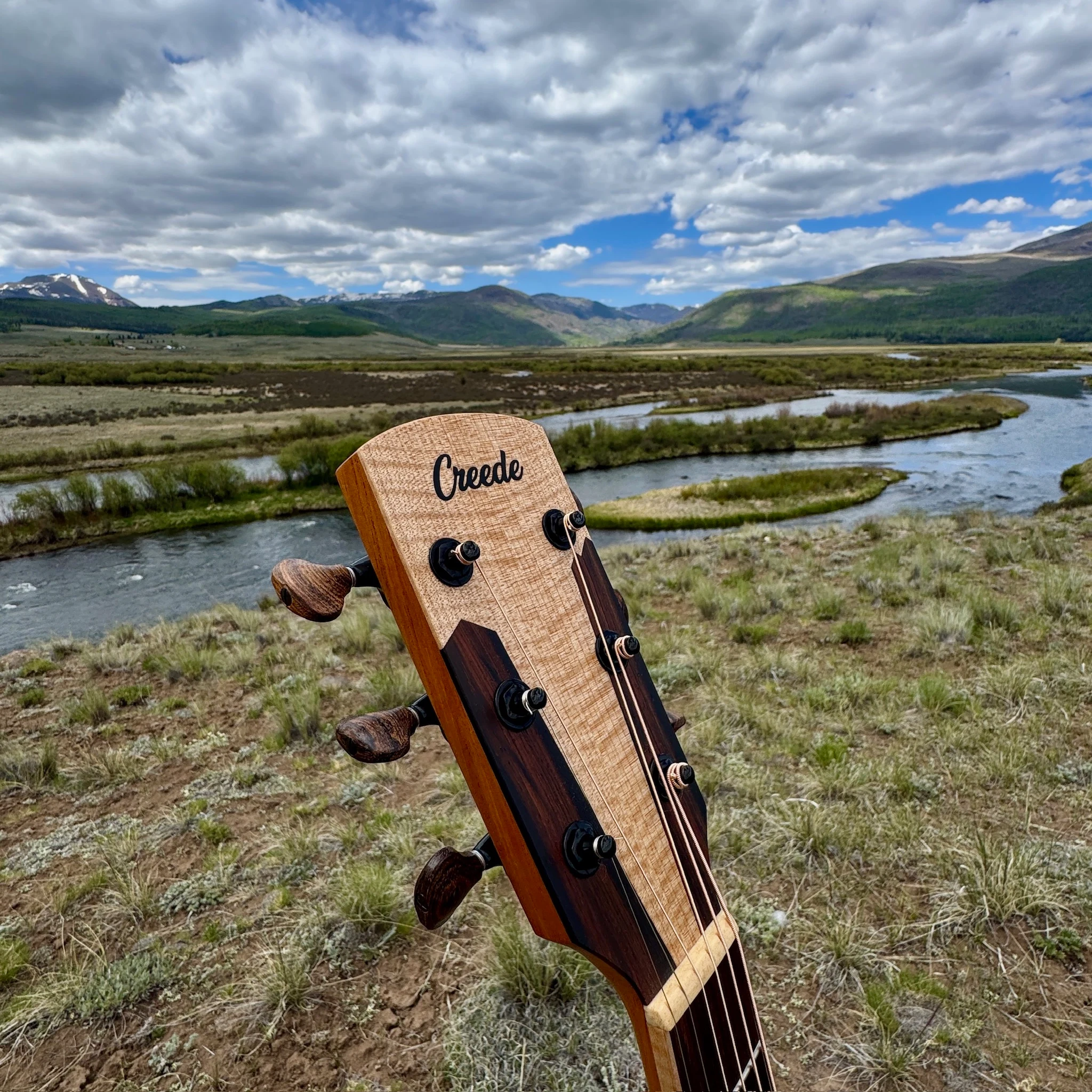 Snowfall Guitar